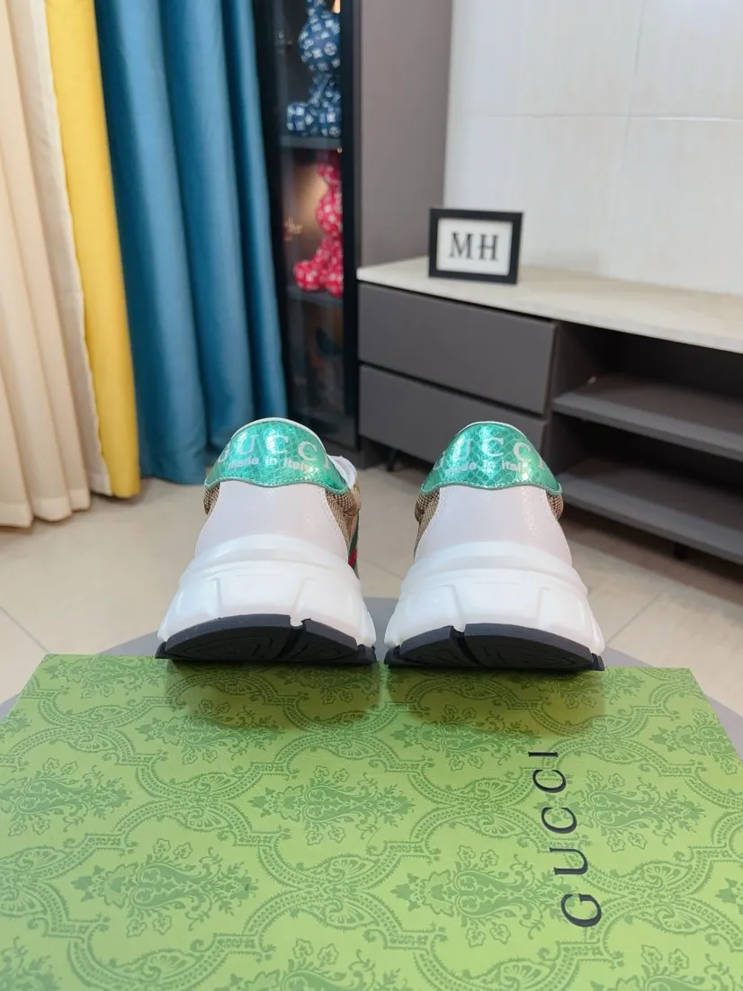 Men's shoes 💰440🌹🌹GUCCI [Gucci] New high-end brand of men's shoes, the latest fashionable casual men's shoes, trendy and versatile style, relaxed and sporty style, uppers imported from Italy, first-layer cowhide, genuine leather lining and ultra-fine workmanship. Original personalized fashionable rubber wear-resistant outsole, light and comfortable on the foot, size 38-44